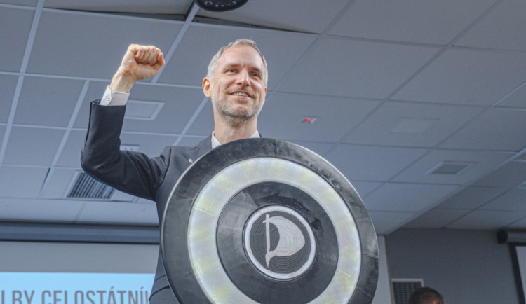 Koaliční partneři v Praze podle Hřiba neplní sliby, chce schůzku s Rakušanem a Fialou