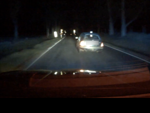 Policisté pronásledovali řidiče se zákazem řízení, opakovaně ignoroval výzvy