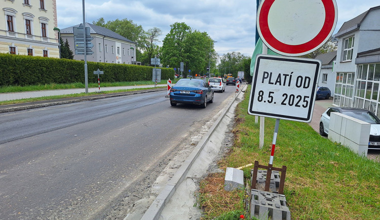 Dlouhá objížďka do Šternberku. Klíčový příjezd od Olomouce se na dva dny zavře