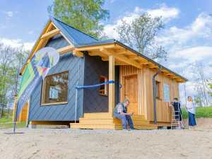 Turisté v Krušných horách u Kraslic mohou využívat novou útulnu