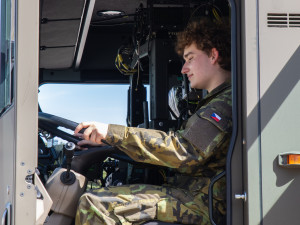 Středoškoláci ze Sokolova si jako první prohlédli moderní protiletadlový systém