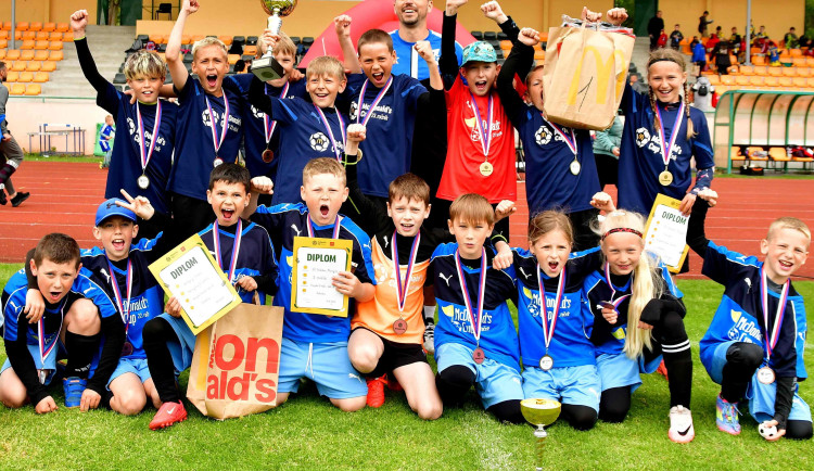 Karlovarské finále McDonald's Cupu ovládly školy z Mariánských Lázní a Sokolova.