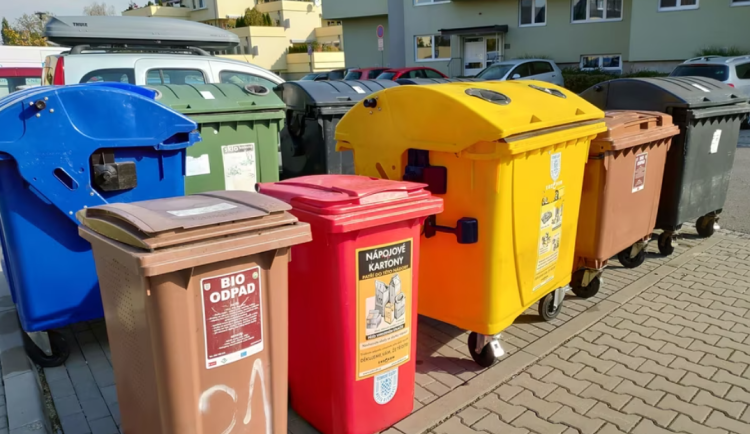 Nezapomeňte na odpady. V Olomouci lze v hotovosti zaplatit naposledy ve čtvrtek
