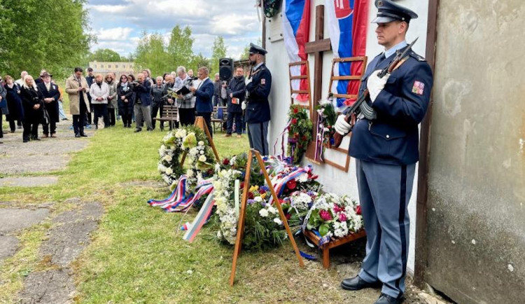 Vzpomínka na Jáchymovské peklo. Uctění památky vězňů pokračuje i dnes.