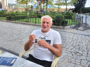 Zdeněk celý život pomáhal dětem, teď bojuje s nádorem mozku. Pomůže jen inovativní léčba