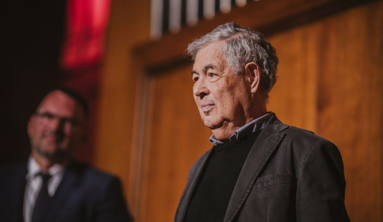 Lékař, který pomáhal dětem vrátit se do života, odešel. Zemřel Eduard Popper