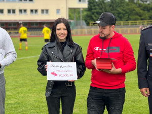 Vietnamci a policisté v Sokolově hráli pro dobrou věc, vybrali skoro sto tisíc