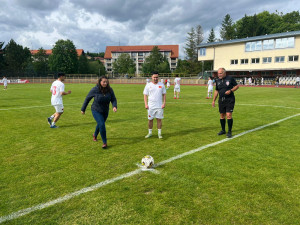 Vietnamci a policisté v Sokolově hráli pro dobrou věc, vybrali skoro sto tisíc