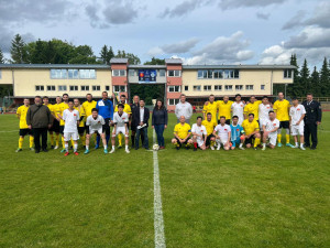 Vietnamci a policisté v Sokolově hráli pro dobrou věc, vybrali skoro sto tisíc