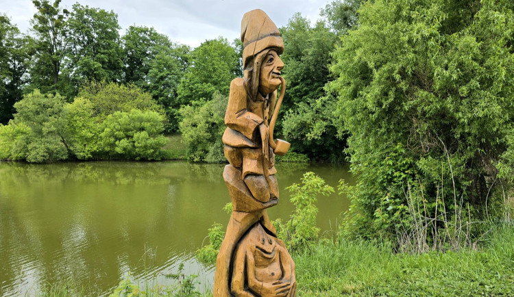 Česílko, nebo Rákosníček? Rybáři hledají jméno pro vodníka z Přerova, vítěz dostane kapra