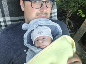 Samík z Vamberka bojuje s těžkou nemocí. Léčba stojí tisíce měsíčně a pojišťovna nepomáhá