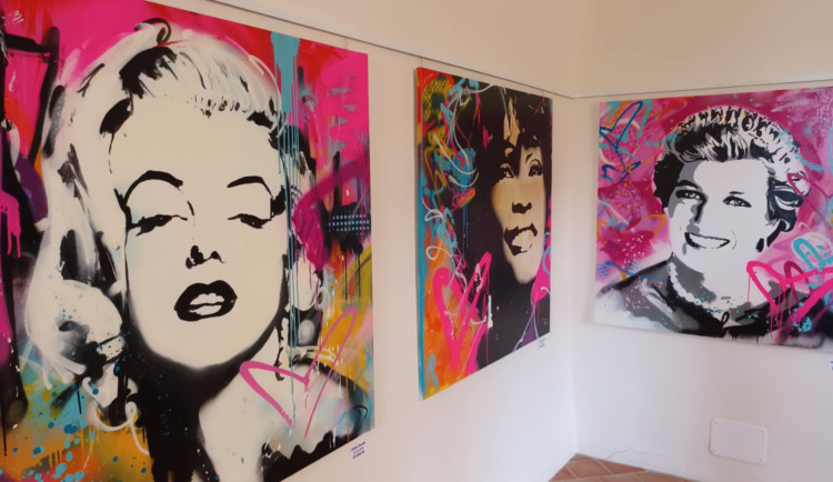 FOTOGALERIE: Beatles, Marylin nebo Jagger v Prostějově. Na zámku je unikátní výstava pop artu