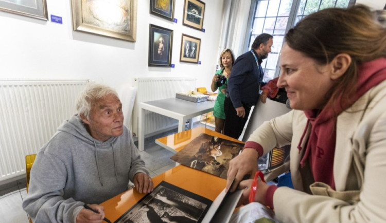 Jan Saudek přijede do Přerova. Navštíví výstavu věnovanou jeho devadesátinám