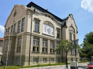 Cheb začne brzy opravovat městskou knihovnu poškozenou požárem