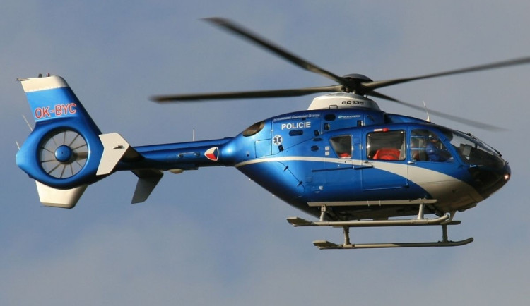 Nad Náchodskem dneska bude kroužit policejní vrtulník, řidiči budou pod dohledem