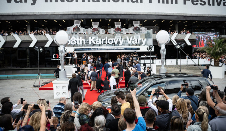 Některé slavnostní premiéry v Karlových Varech uvedou osobně jejich tvůrci.