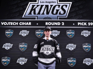 Karlovarský talent míří do NHL. Čihaře si ve druhém kole vybralo Los Angeles