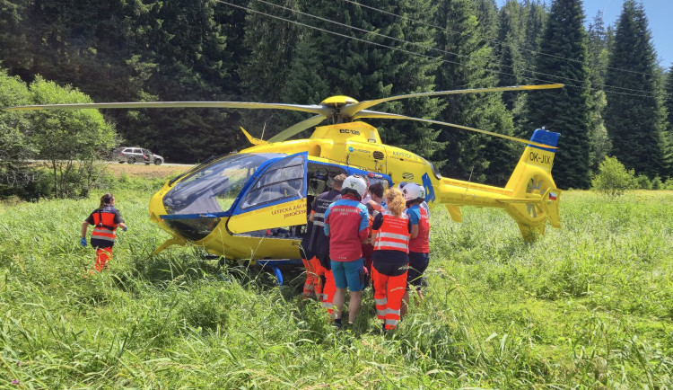 Na Šumavě havaroval motorkář, zasahovala Horská služba i vrtulník