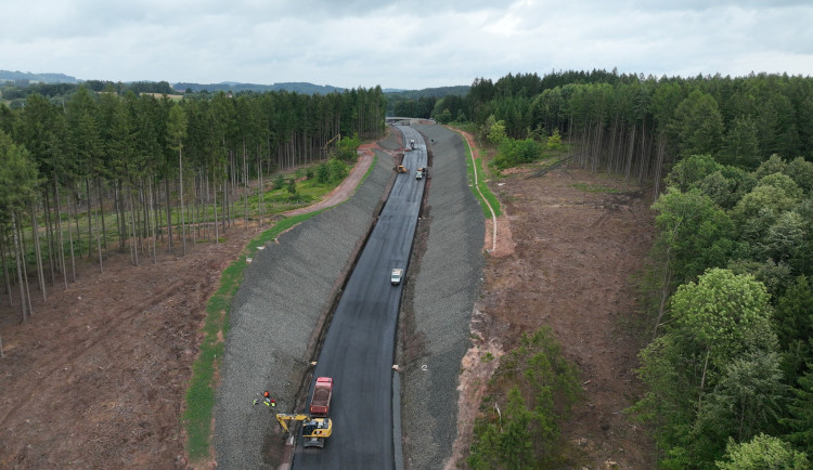 Obchvat Nové Paky bude kvůli inflaci a změnám dražší o pětinu. Otevře se 4. srpna