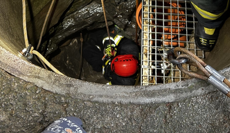 Silný déšť zaskočil turisty v Moravském krasu. Uvěznil je v podzemní ferratě