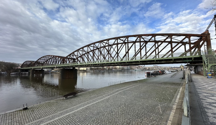 O mostu pod Vyšehradem rozhodne ministr Kupka do voleb, chybí ještě jedna analýza