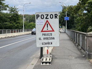 ŘSD rozšiřuje nájezd na I/6 v Karlových Varech, uzavřená je Hybešova ulice