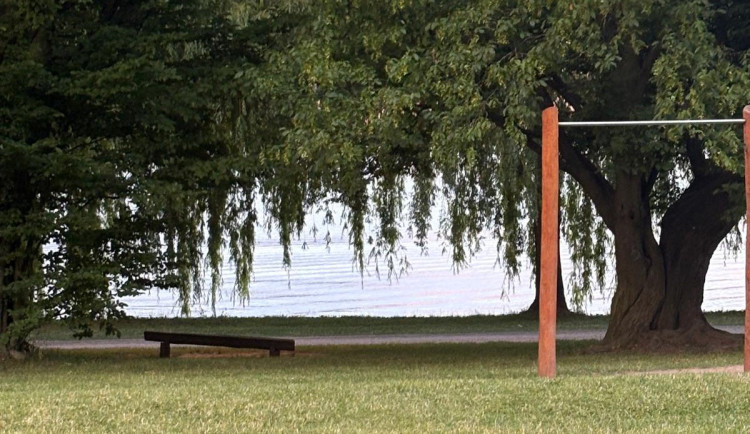 Prýgl má dvaadvacet stupňů, Novým Mlýnům by se měly vyhnout těhotné a děti