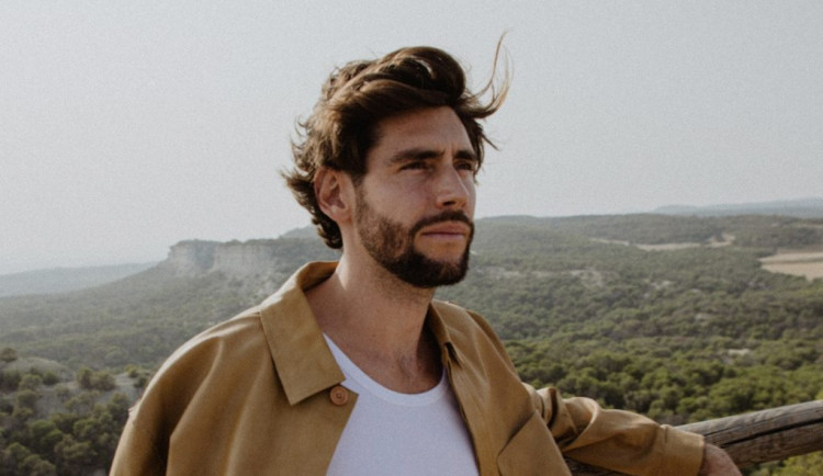 Alvaro Soler na Colours of Ostrava přilákal davy, podobně jako Sting