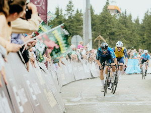 Prosluněná náročná výzva. Peloton Road Classics podruhé dobyl Klínovec