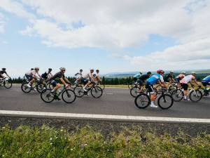 Prosluněná náročná výzva. Peloton Road Classics podruhé dobyl Klínovec.