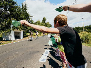 Prosluněná náročná výzva. Peloton Road Classics podruhé dobyl Klínovec.