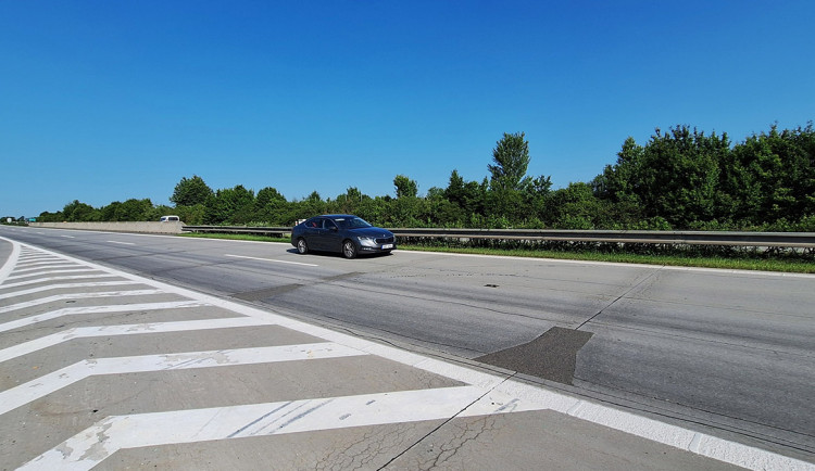Omezení na D1 u Nezamyslic. Autostrádu na jihu Olomouckého kraje chystají na dopravní boom