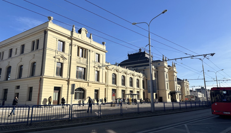 Náhradní lávka do Sucháče má vést přes nádraží. Bude pouze pro pěší