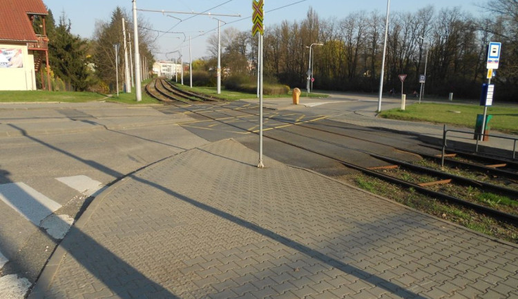 Doprava v Kníničské vázne. Kvůli kolonám se na Bystrc bude jezdit jinak