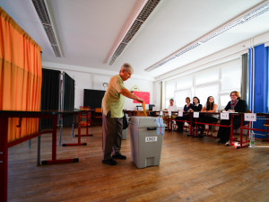 V Karlovarském kraji podala kandidátky do sněmovních voleb zatím tři uskupení
