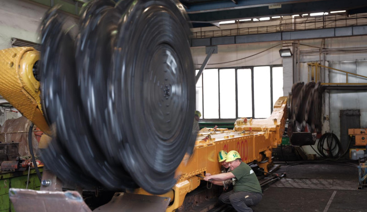 OKD za pět milionů korun opravilo poslední dobývací kombajn