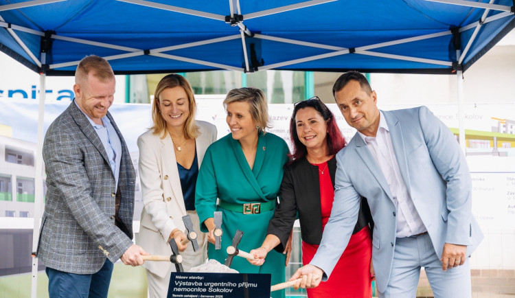 Karlovarský kraj zahájil výstavbu nového urgentního příjmu v Nemocnici Sokolov