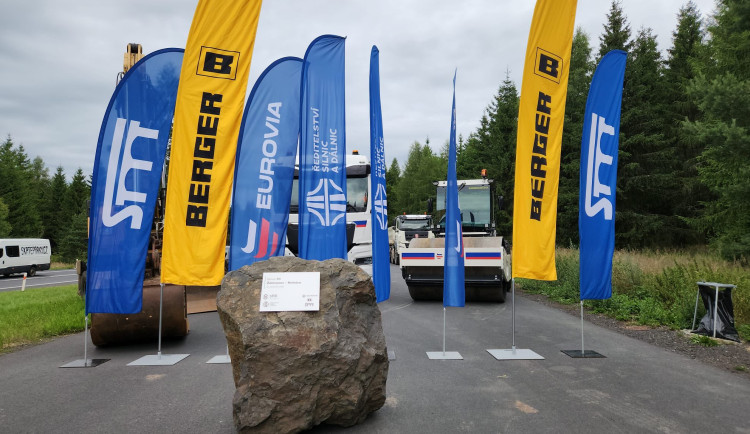 U Bochova začala stavba úseku D6 Žalmanov - Knínice