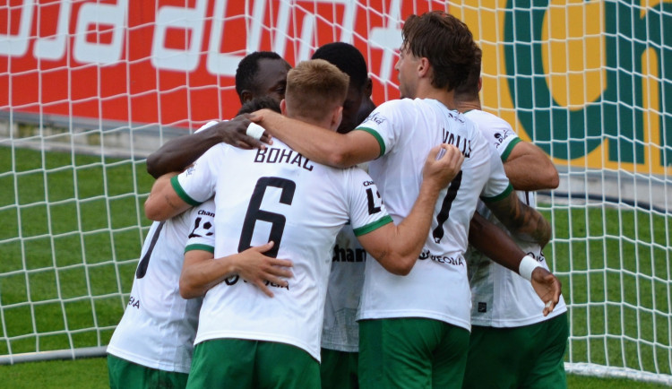 Karvinští fotbalisté zvládli i druhé kolo, výhru 2:1 v Hradci vystřelil Štorman