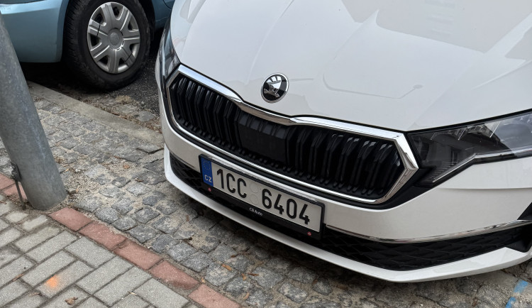 Řidiči s dluhy za pokuty mohou v Karviné přijít o registrační značky