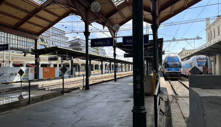 Na Masarykovo nádraží se po více než dvou letech vrátí spoje z Kladna