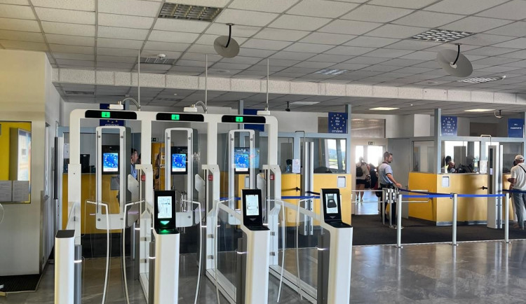 Policie kvůli nové legislativě vypnula identifikaci obličejů na ruzyňském letišti