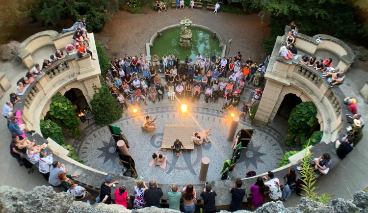 Projekt Letní Grébovka s Divadlem MA zahájí inscenace Být Marlene Dietrich