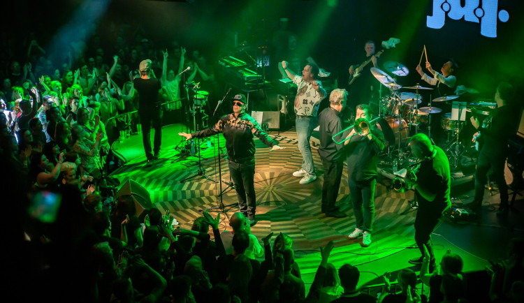 J.A.R. už nebude vystupovat s Klempířem, je to kvůli jeho kandidatuře za Motoristy