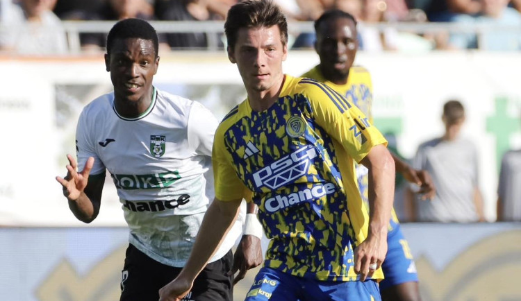 Fotbalisté Zlína zvítězili v Karviné 1:0 a vystřídali ji v čele ligové tabulky