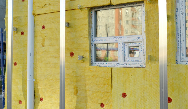 Lepší bydlení pro stovky lidí. Bohumín opravuje a zatepluje domy