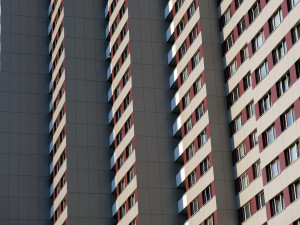 KOMENTÁŘ: Neplatiči zatěžují bytové jednotky. Jejich odpojení od tepla má limity