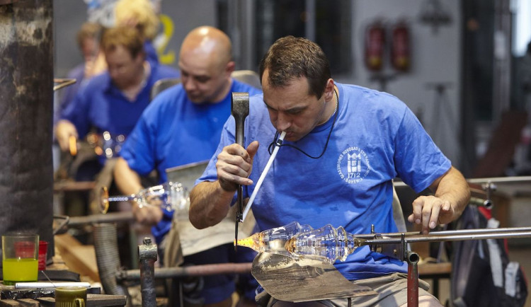 Sklárna v Harrachově dodávala až 70 procent produkce do USA, letos ani skleničku