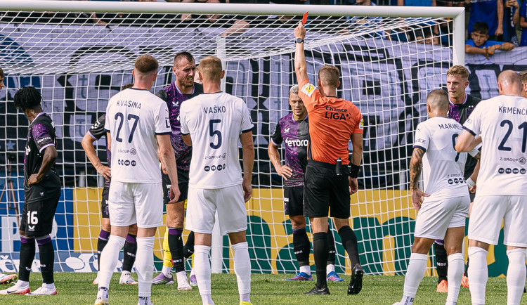Slávista Chorý si za ránu do rozkroku nezahraje šest zápasů, o derby ale nepřijde