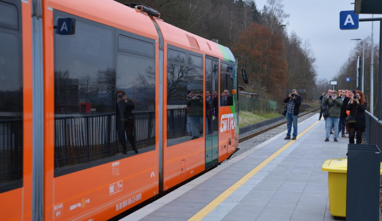Karlovarský kraj chce zavést integrovanou dopravu s jednou jízdenkou.